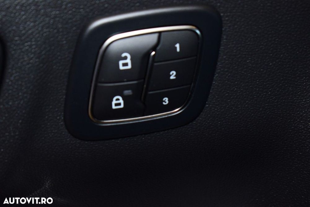 Ford Kuga - 17