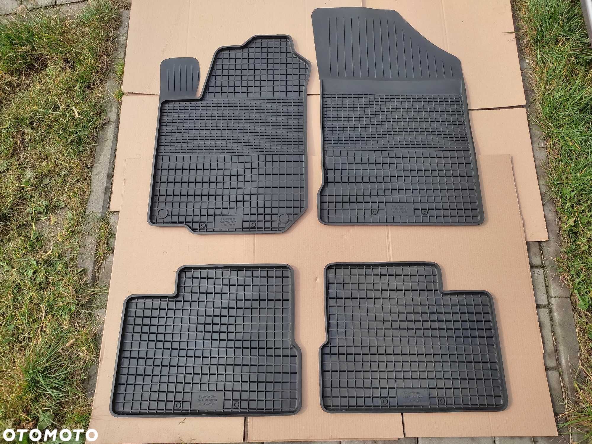 TOYOTA YARIS 1 99-05r NOWE Dywaniki gumowe dopasowane korytka korytko - 1