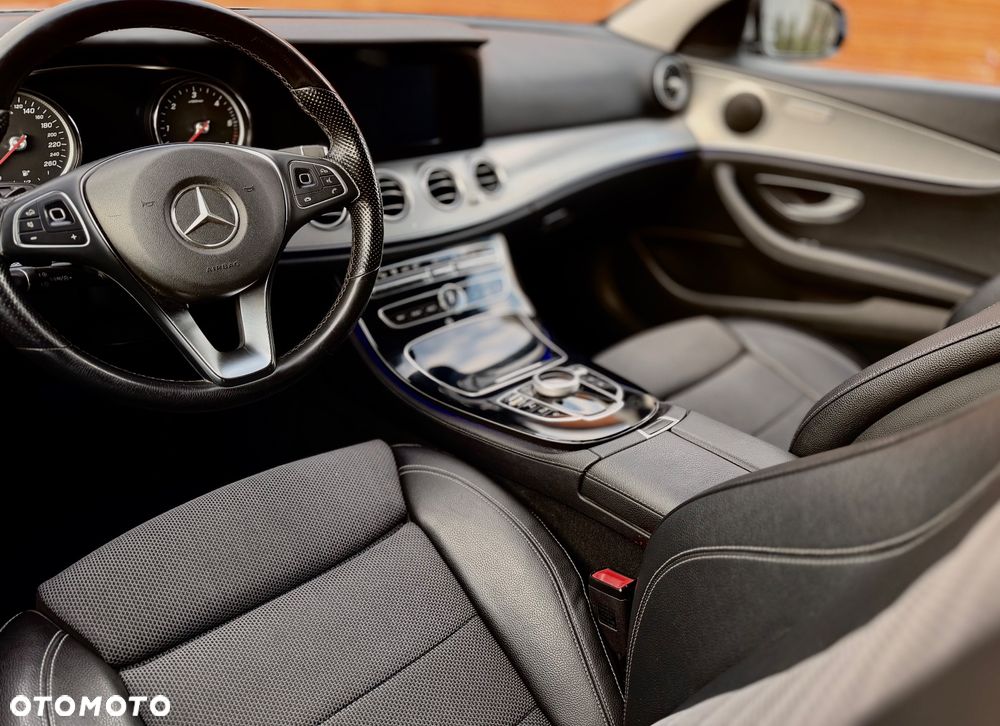 Mercedes-Benz Klasa E - 28