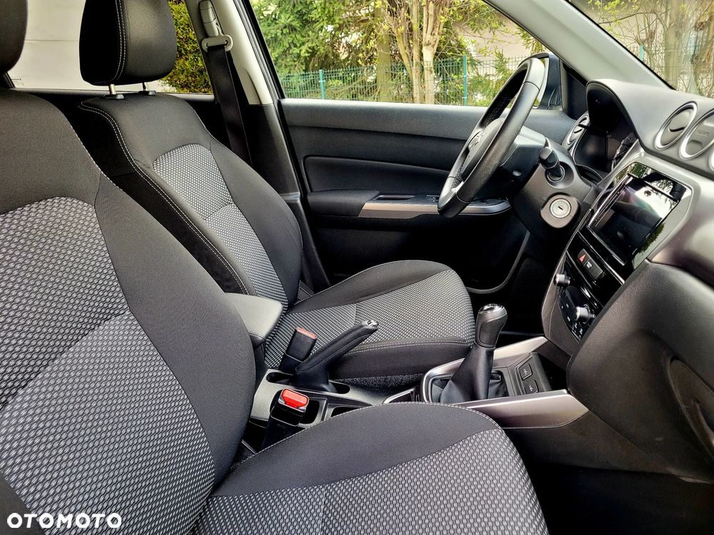 Suzuki Vitara 1.0 Boosterjet Comfort - 10