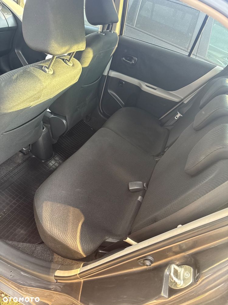 Toyota Yaris 1.4 D-4D Prestige - 16