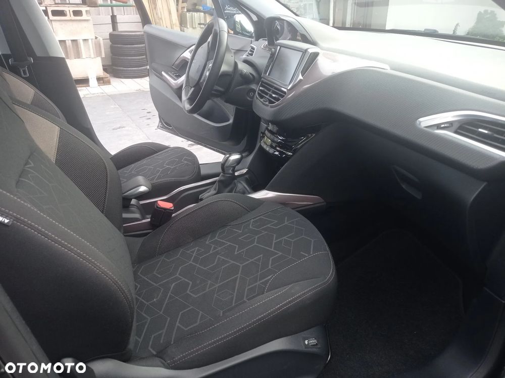 Peugeot 2008 PureTech 82 Style - 16