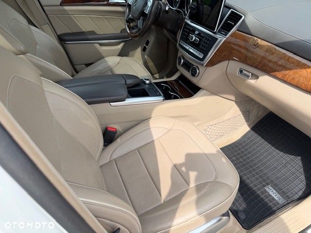 Mercedes-Benz GL - 7