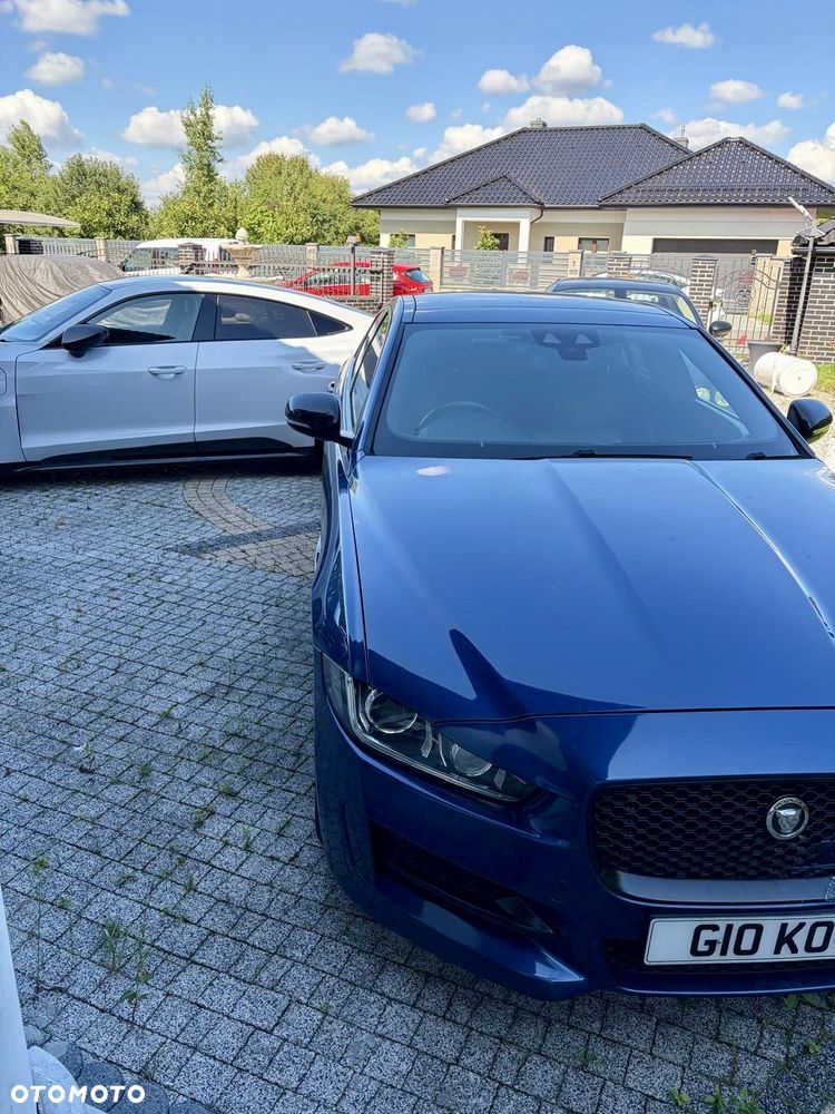 Jaguar XE - 1