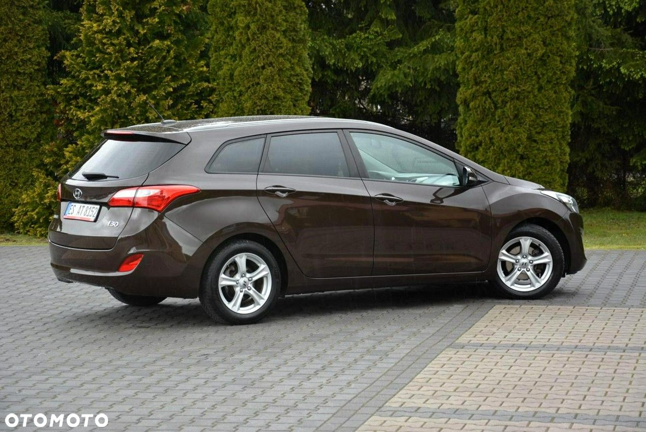 Hyundai i30 Kombi 1.4 Trend - 12