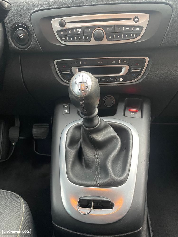 Renault Scénic 1.5 dCi Dynamique S - 12