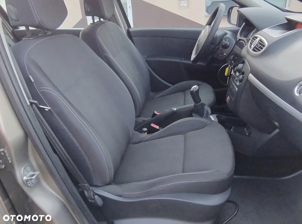 Renault Clio 1.2 16V Dynamique - 33