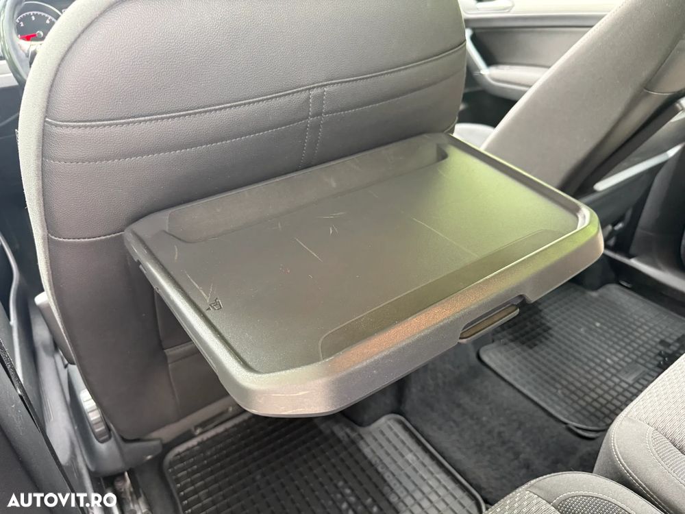 Volkswagen Touran - 25