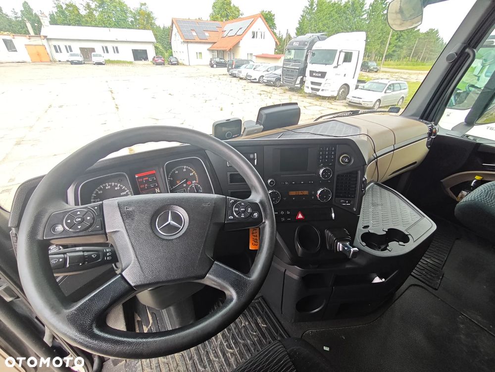 Mercedes-Benz ACTROS - 12