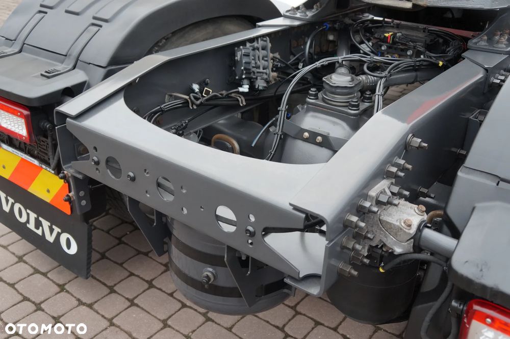 Volvo FH 4 EURO 6 GLOBETROTTER NISKI PRZEBIEG PEŁEN SERWIS - 9
