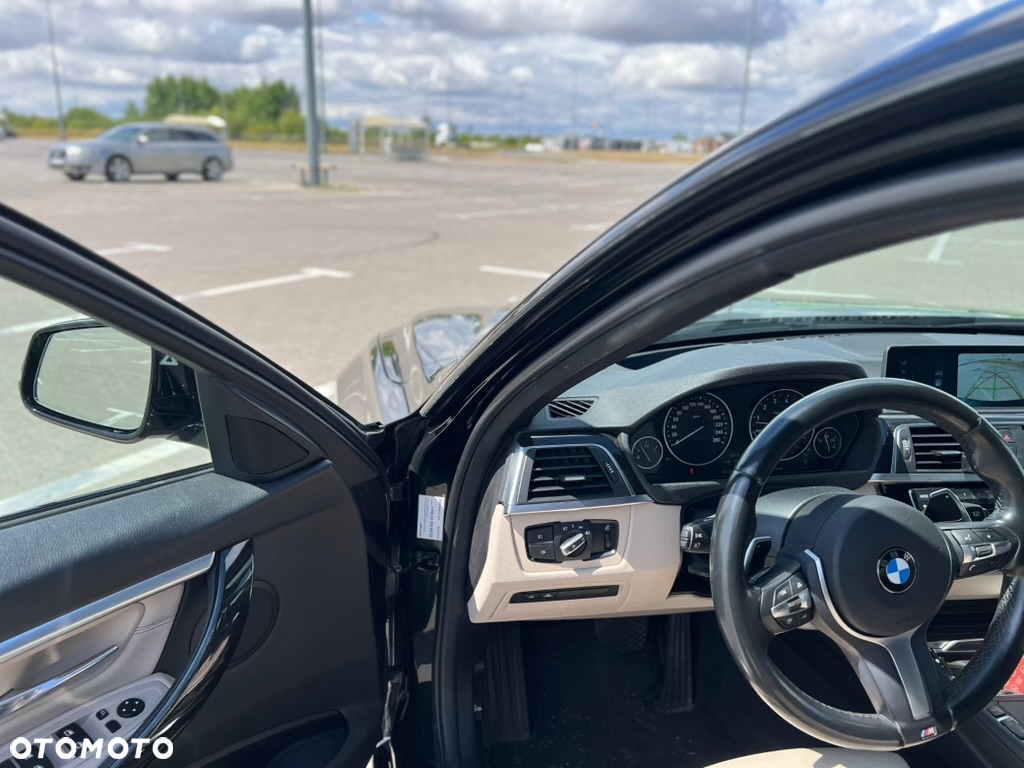 BMW Seria 3 330i xDrive Sport Line - 39