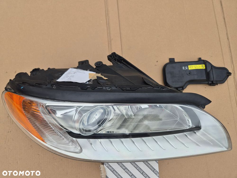 Volvo XC70 II V70 III S80 lampa prawa.Ksenon.LED 2013- .100% - 5