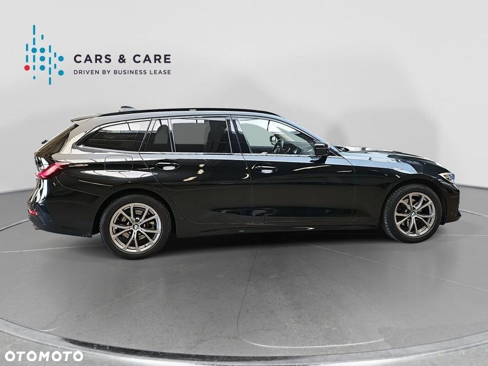 BMW Seria 3 320d xDrive Sport Line - 34