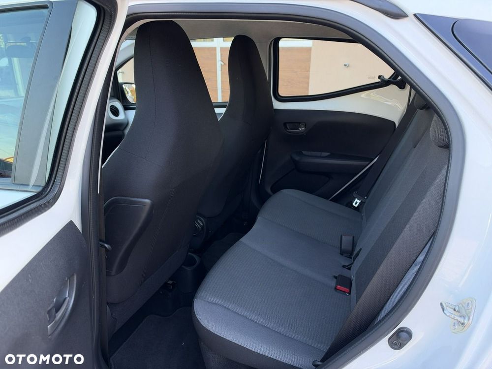 Toyota Aygo x-play - 24