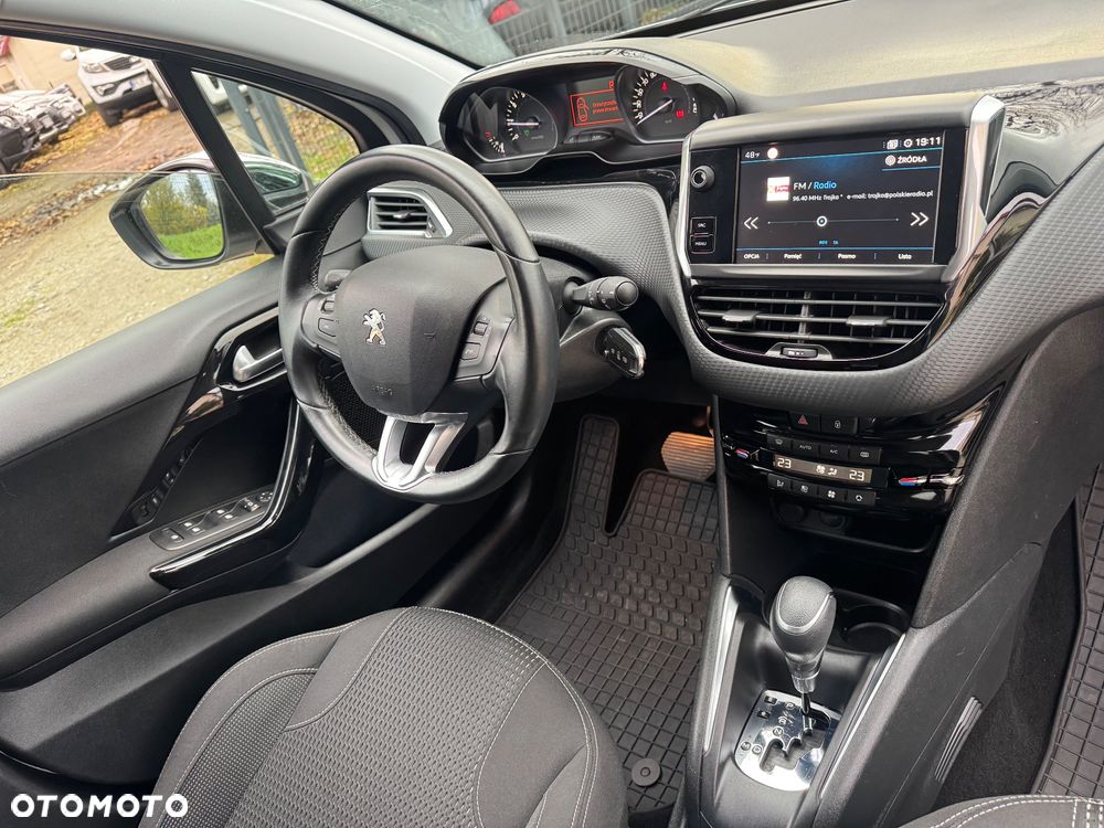Peugeot 208 - 20