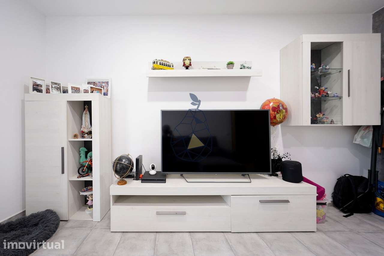 Apartamento T2 em Lagoa, zona centro. Bem localizado. - Grande imagem: 4/36