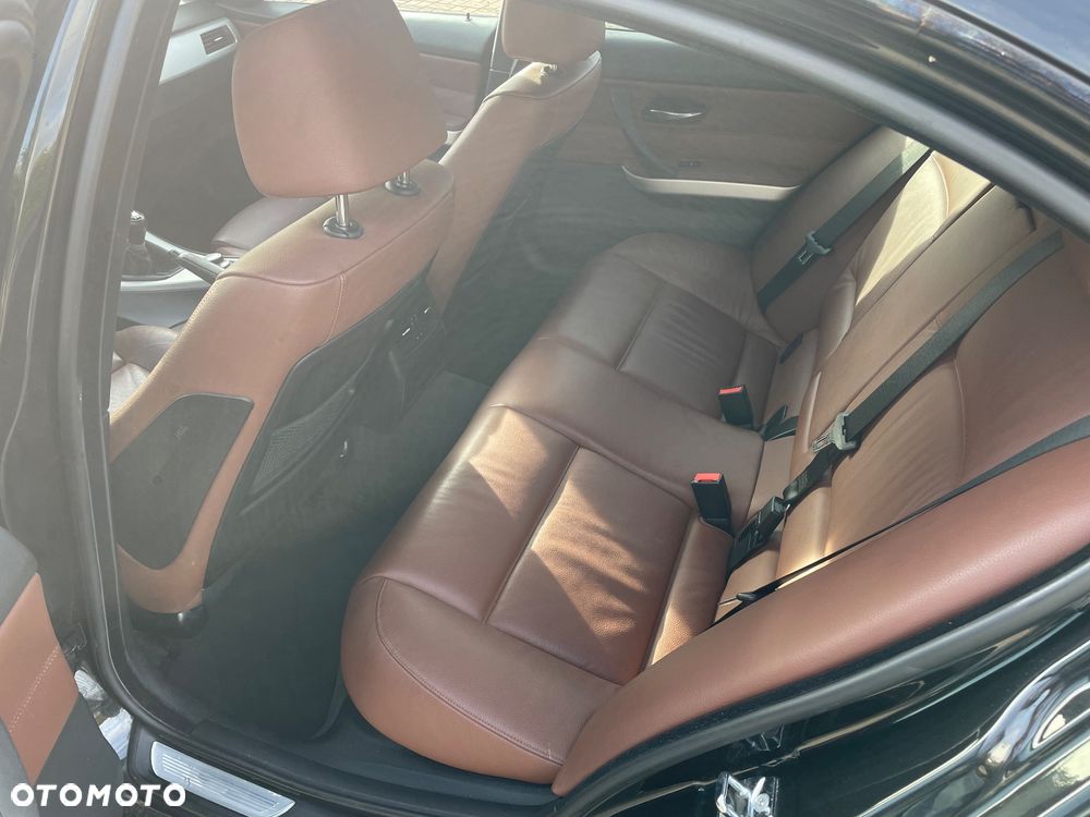 BMW Seria 3 320i - 10