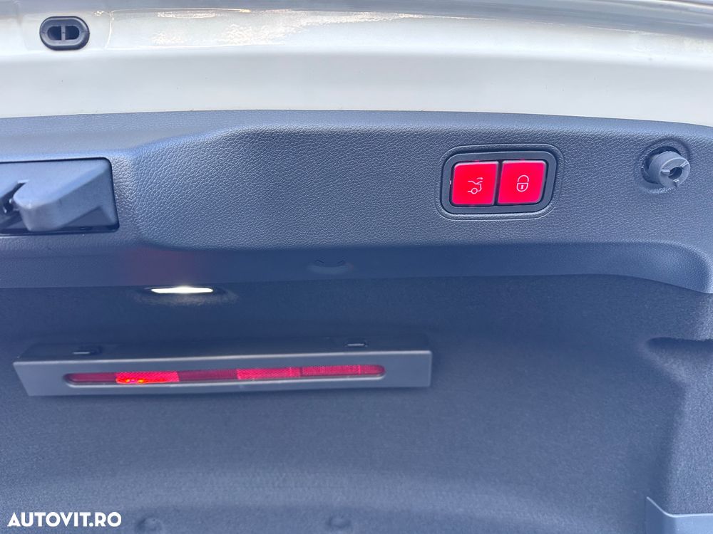 Mercedes-Benz CLS 400 d 4MATIC 9G-TRONIC AMG Line - 40