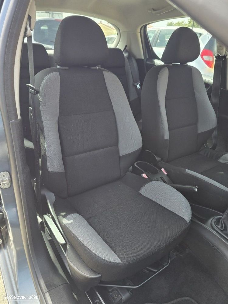 Peugeot 207 1.4 16V Trendy - 10