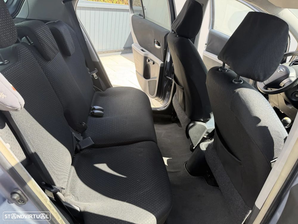 Toyota Yaris 1.33 VVT-i Comfort - 11