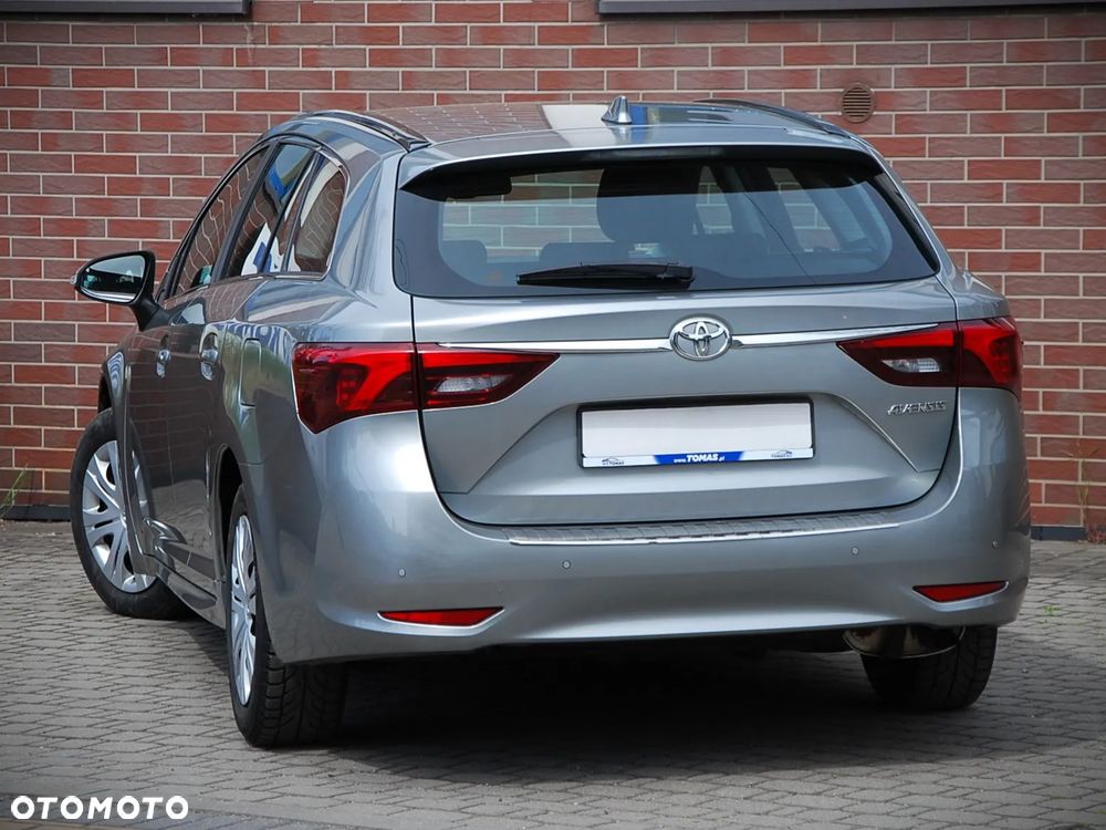 Toyota Avensis - 22