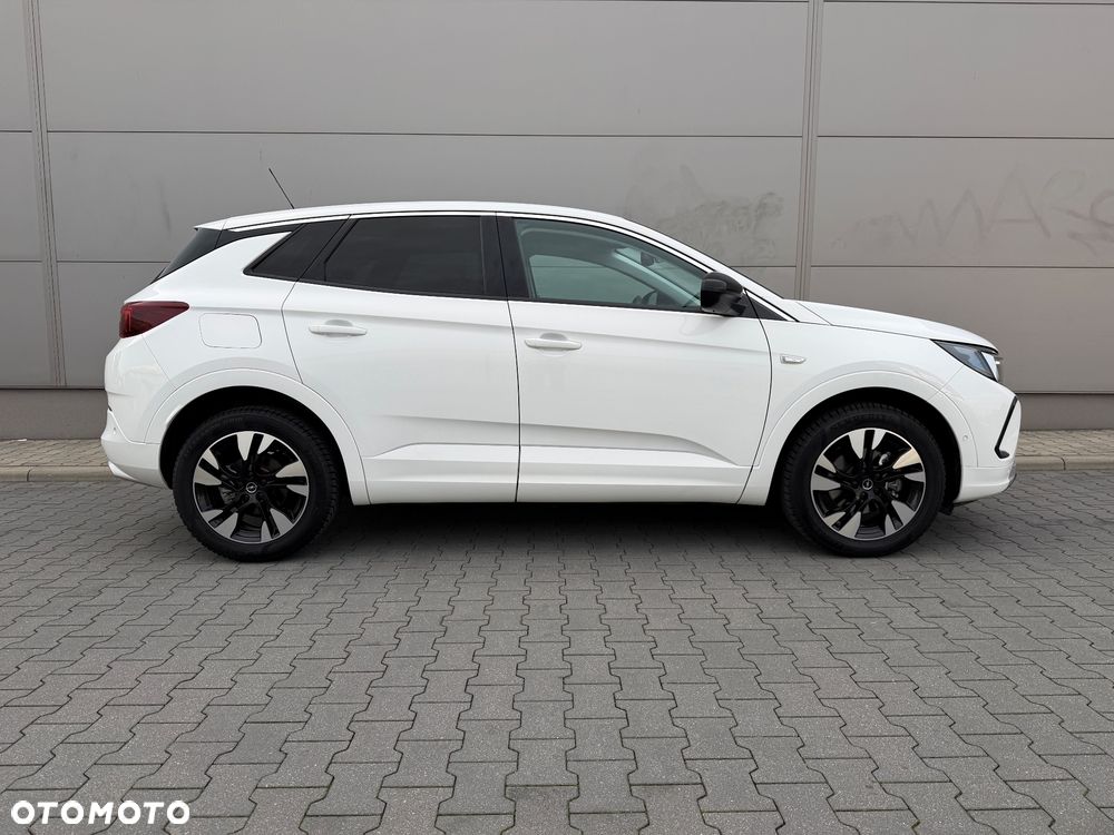 Opel Grandland 1.2 T Business Elegance S&S - 11