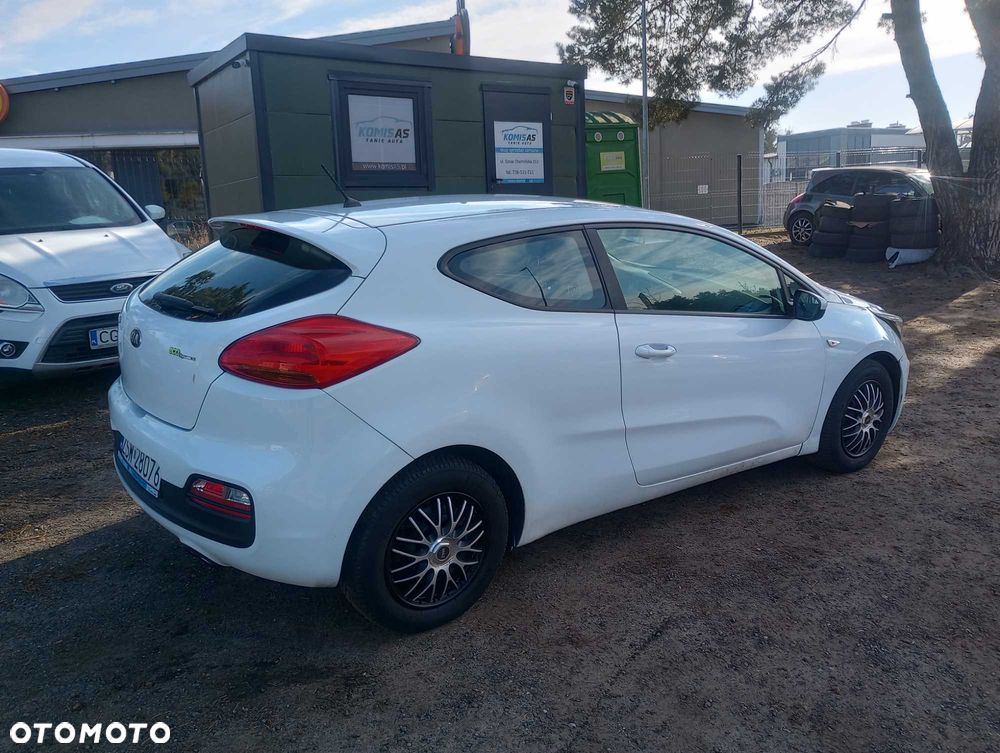 Kia Ceed - 8