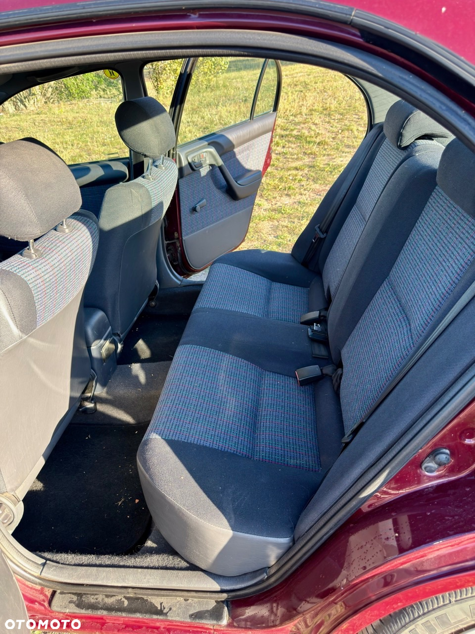 Toyota Carina - 12
