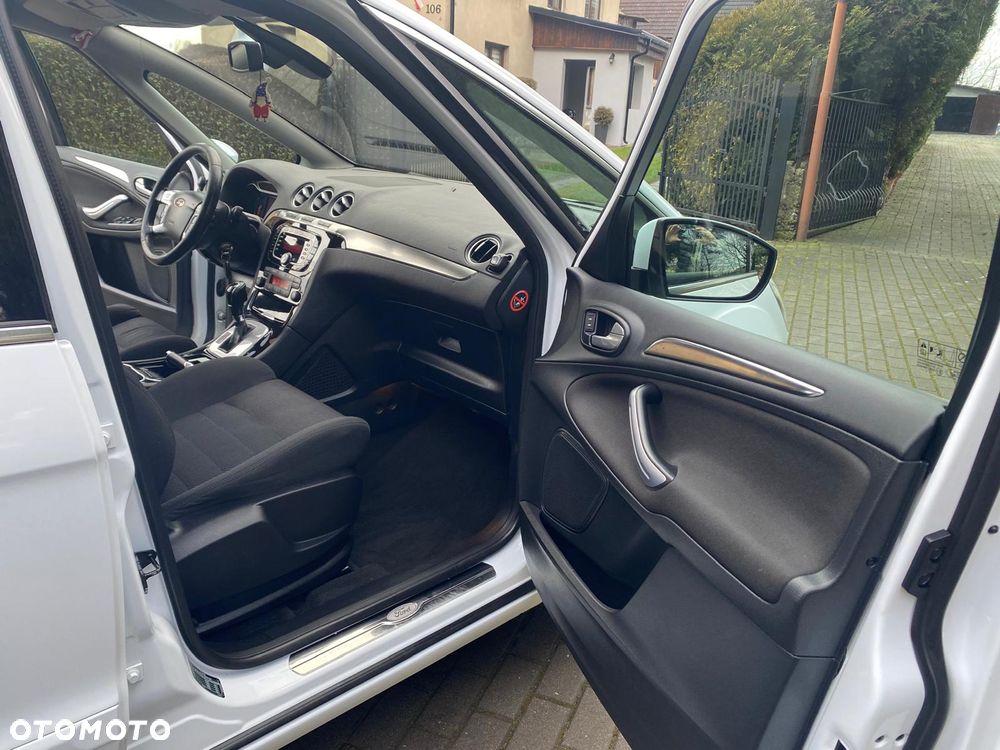 Ford S-Max 2.0 TDCi DPF Champions Edition - 26