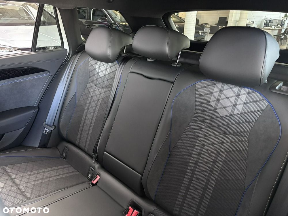 Volkswagen Passat - 12