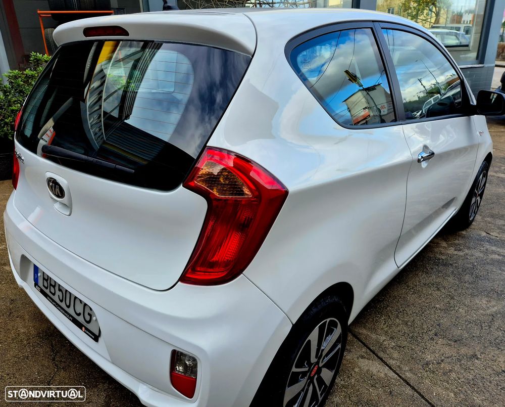 Kia Picanto 1.0 Fifa World Cup Edition - 15