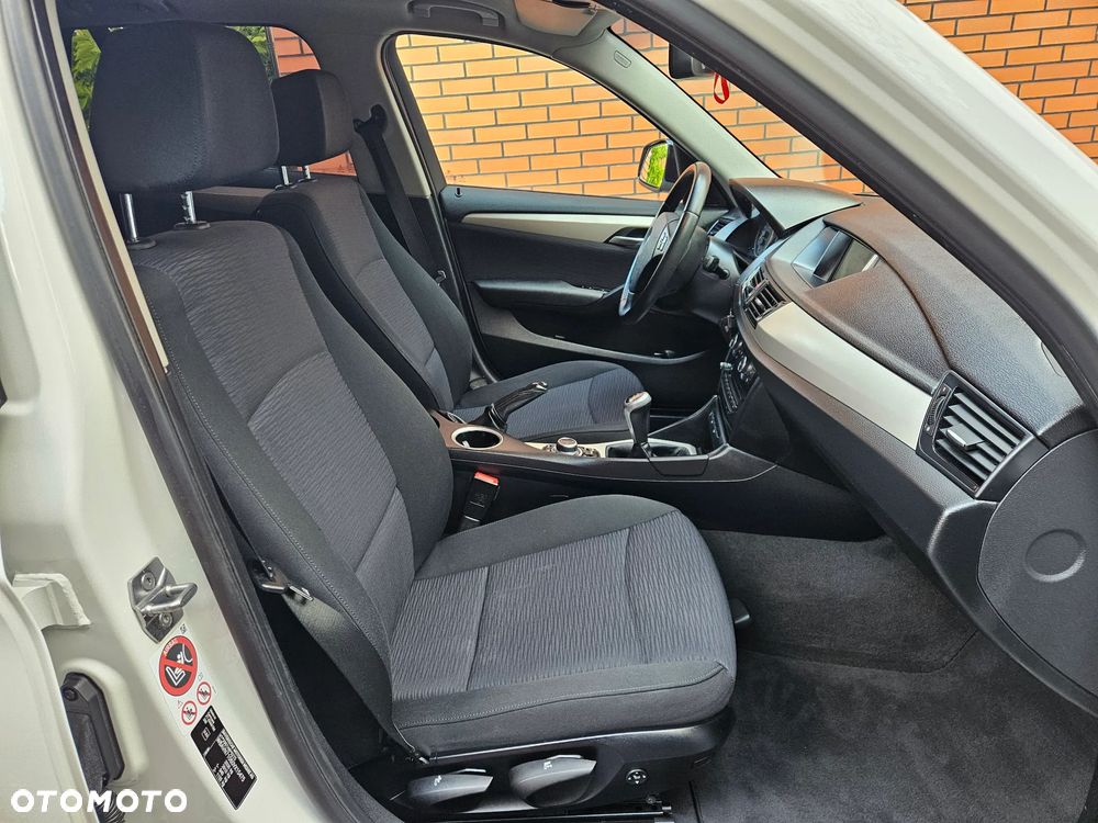 BMW X1 sDrive18d Sport Line - 9