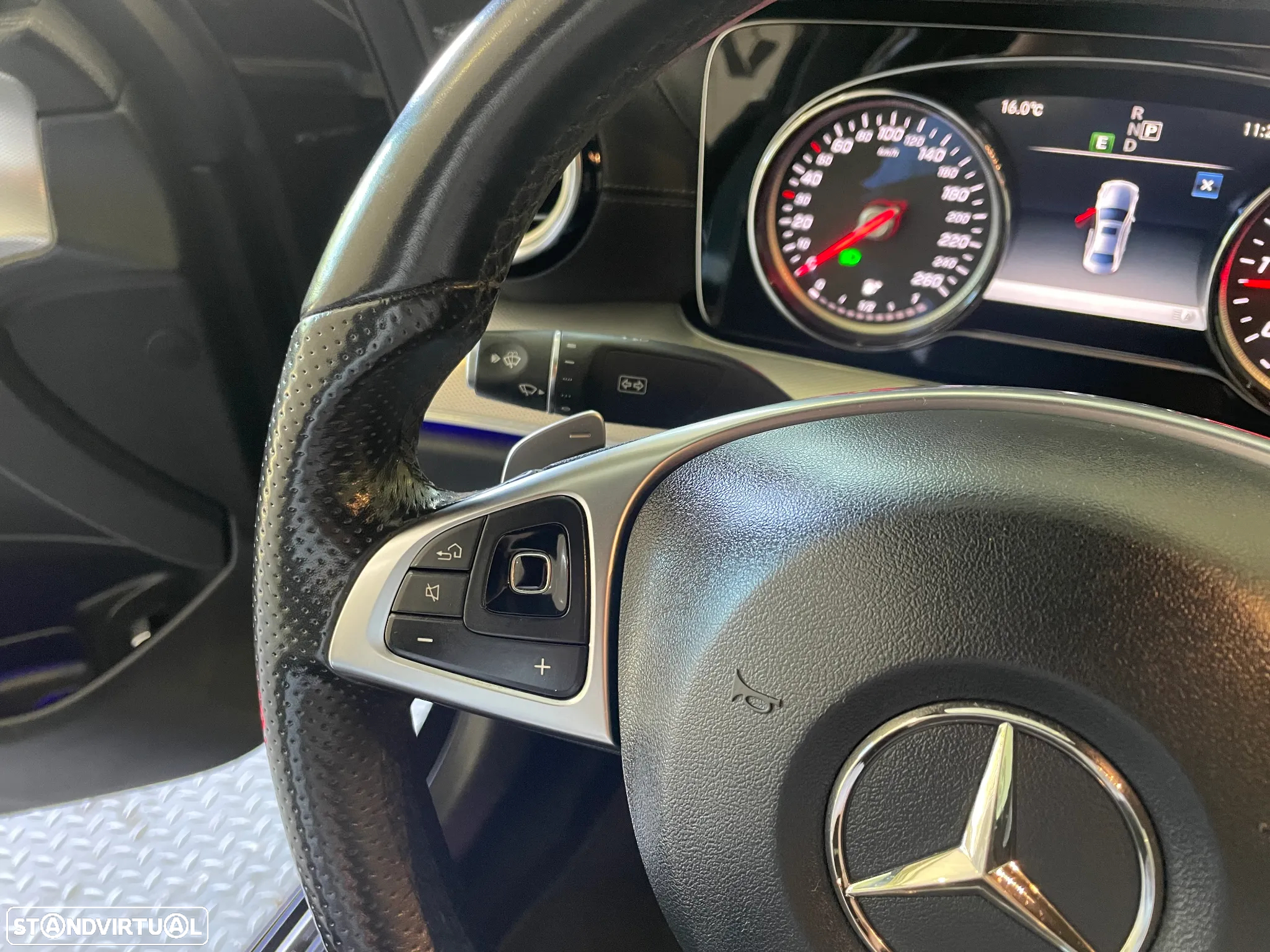 Mercedes-Benz E 220 d AMG - 13