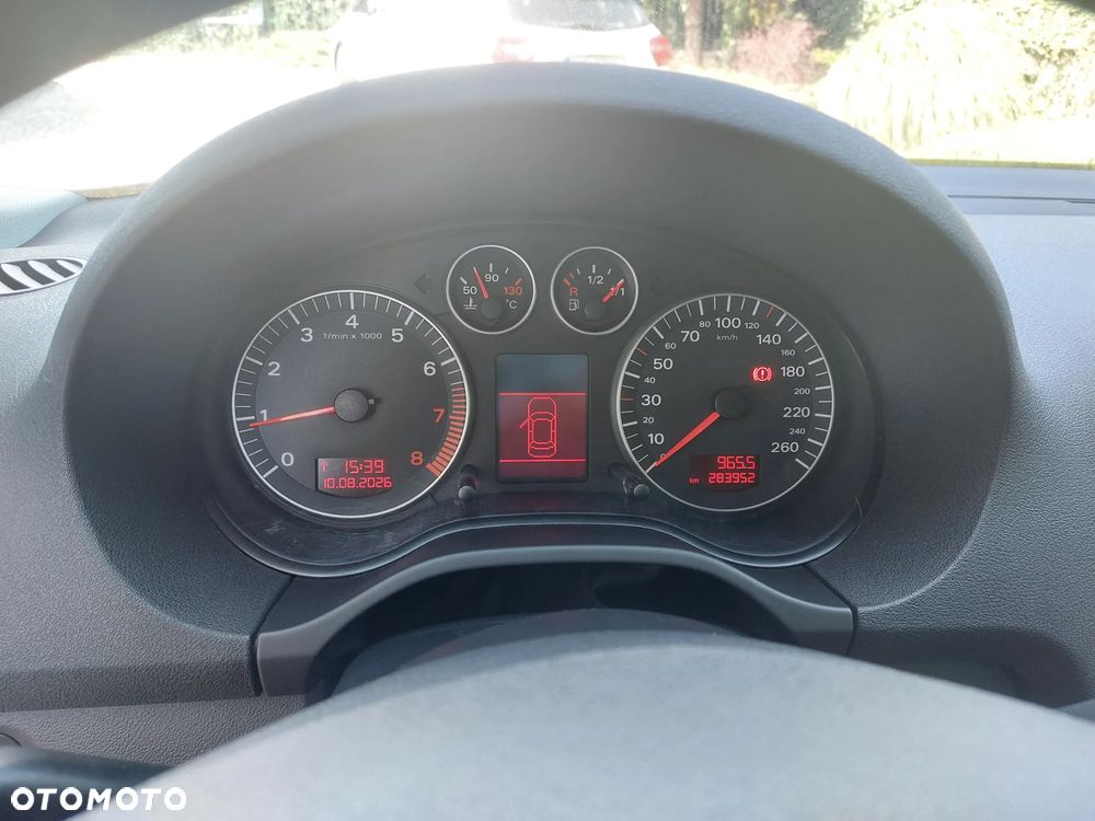Audi A3 3-drzwiowe 1.6 Ambiente - 11