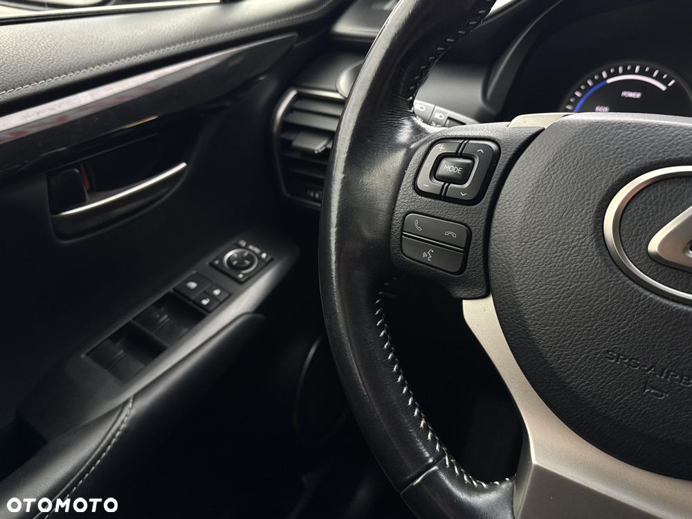 Lexus NX 300h Elite 2WD - 18