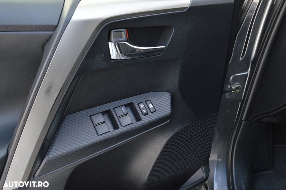 Toyota RAV4 2.2 D-4D 4x4 Automatik Edition - 34