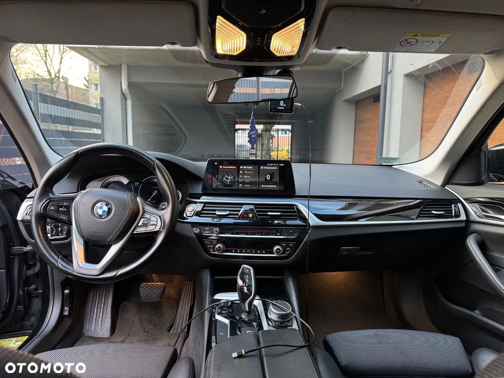 BMW Seria 5 520d Sport Line - 13