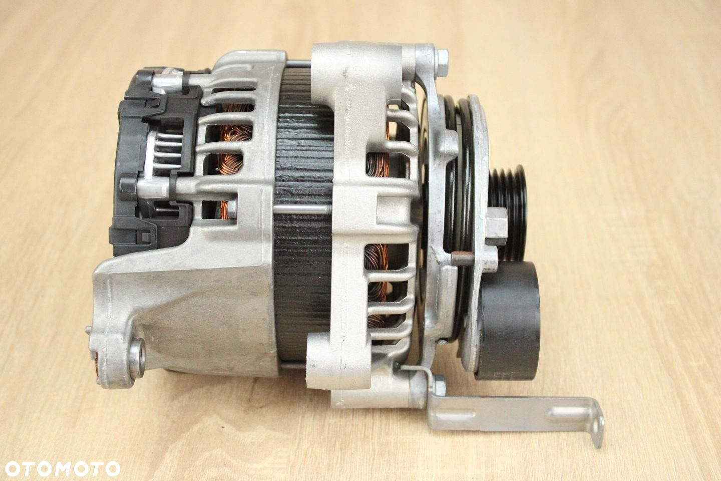 ORYGINALNY ALTERNATOR BMW 3.0D G30 G31 G11 G05 8571357 25km - 3