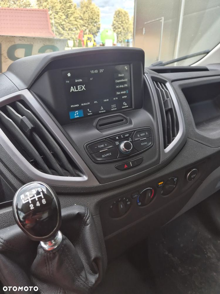 Ford Transit - 12
