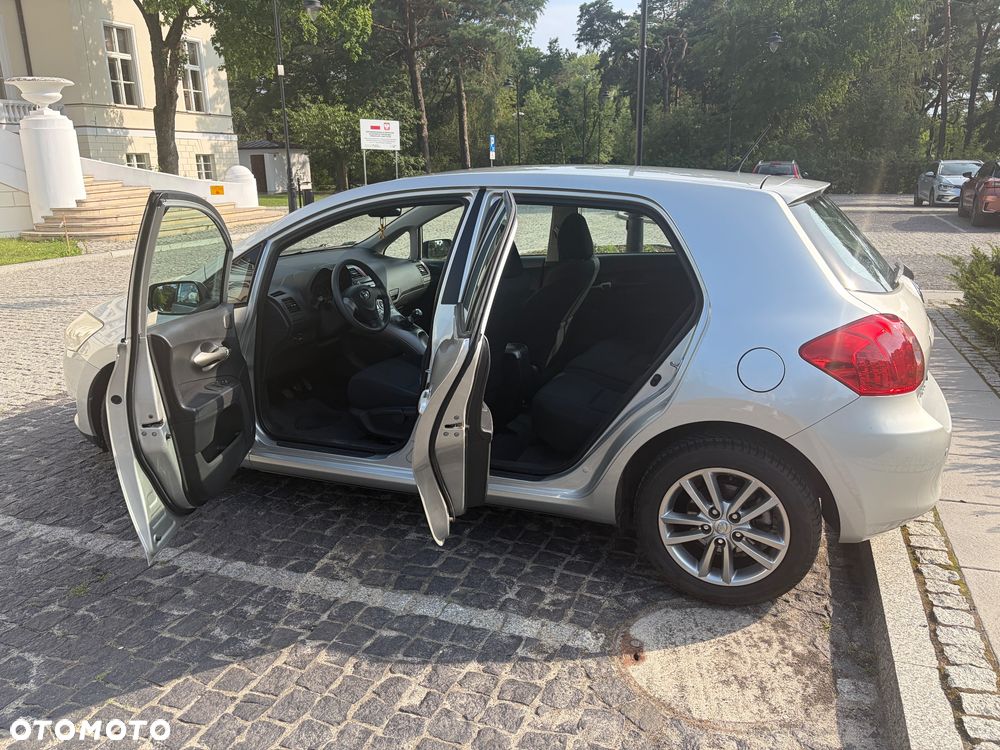 Toyota Auris 1.6 Luna - 11