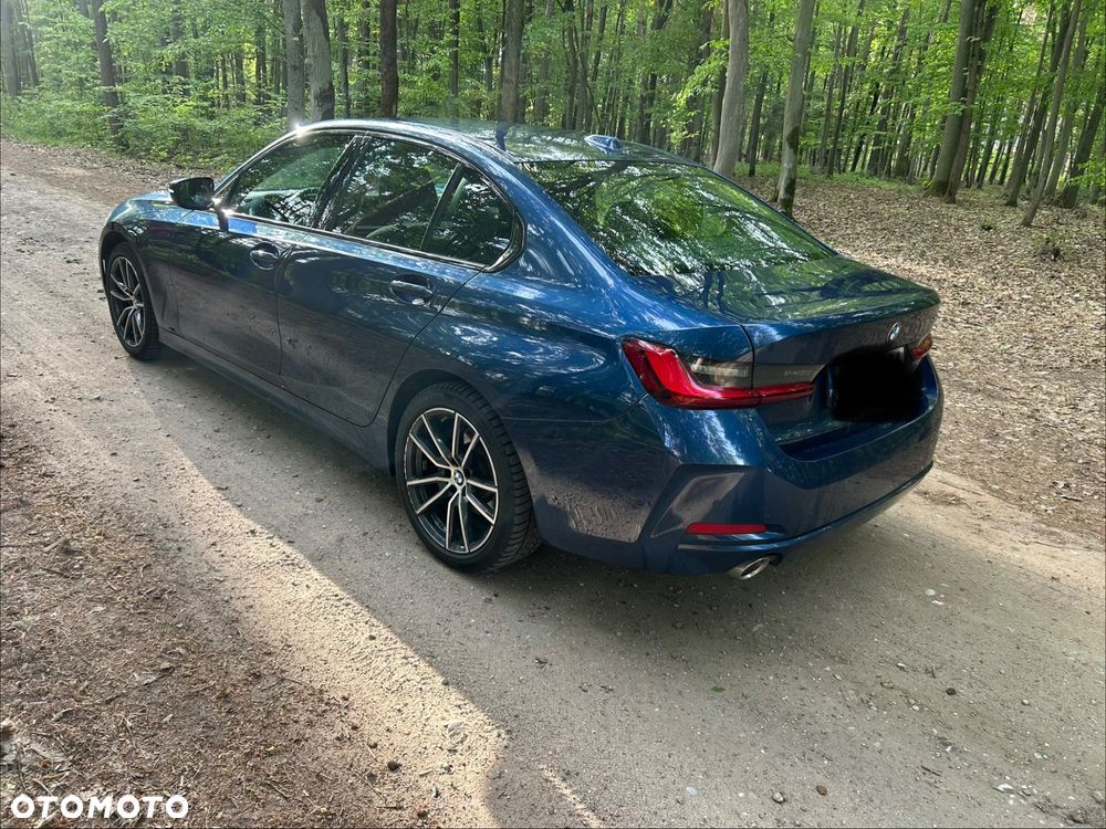 BMW Seria 3 318d mHEV - 18