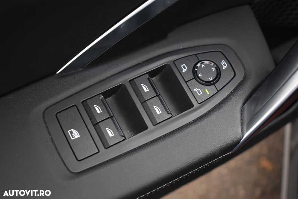 BMW X1 sDrive18d AT - 12