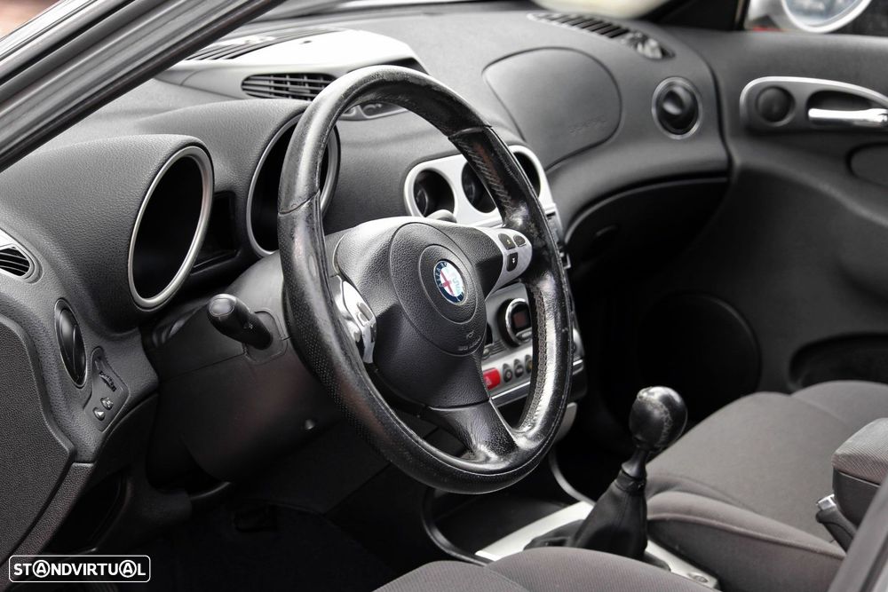 Alfa Romeo 156 Sportwagon 1.9 JTD 16V Distinctive - 6