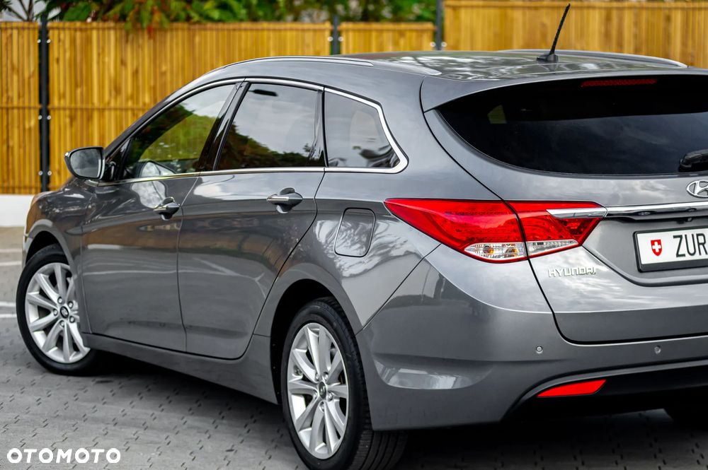 Hyundai i40 i40cw 1.7 CRDi Automatik Fifa World Cup Edition Gold - 37