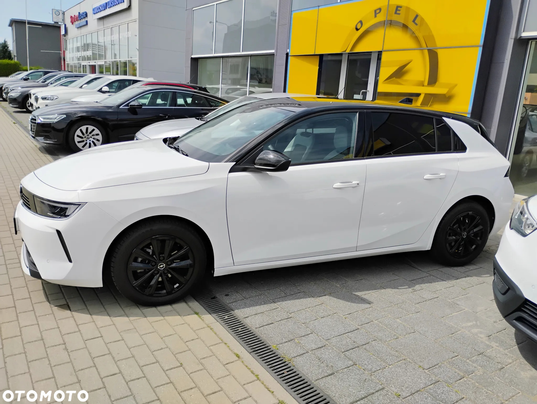 Opel Astra V 1.2 T Edition S&S - 3