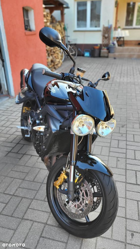 Triumph Street Triple - 11