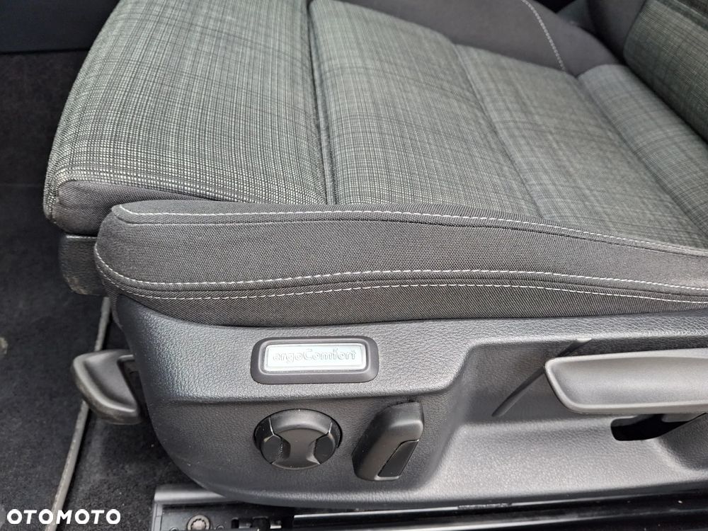 Volkswagen Passat 1.5 TSI EVO Business - 14