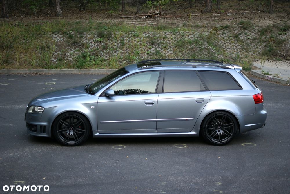 Audi RS4 Avant - 24