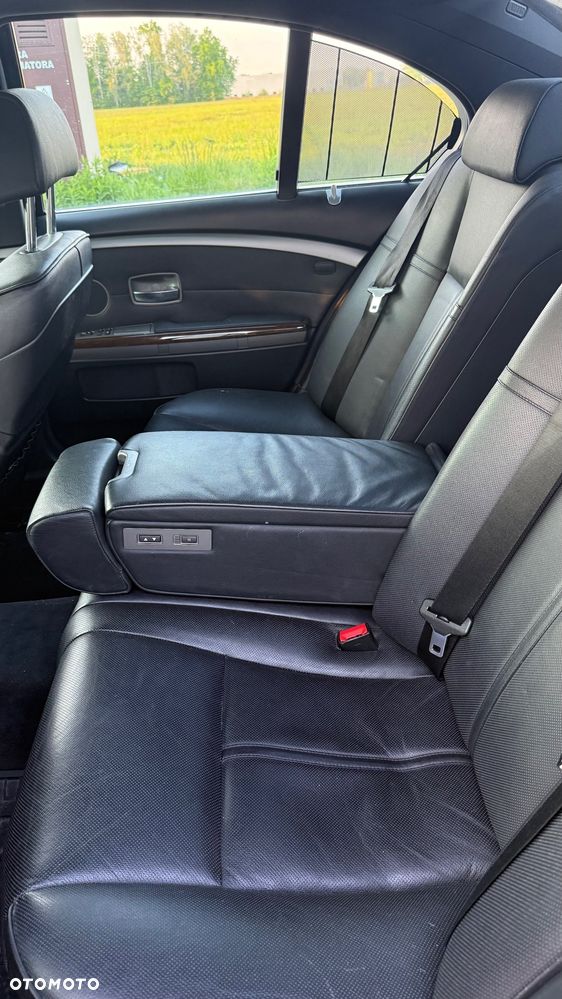BMW Seria 7 - 18