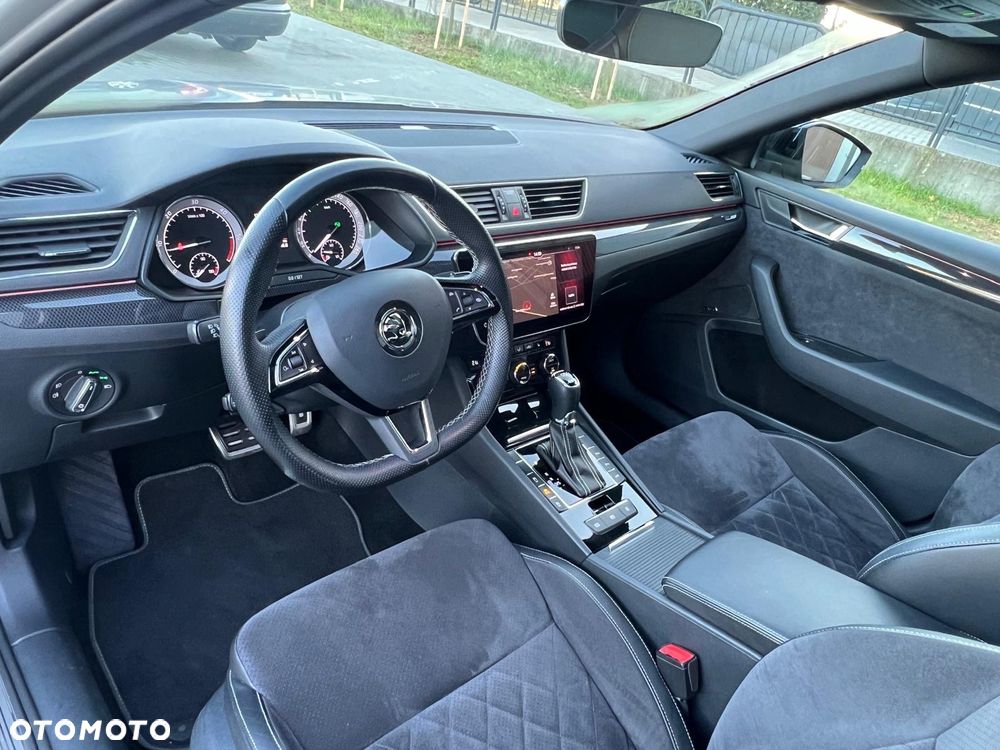 Skoda Superb Combi 2.0 TDI 4x4 DSG SportLine - 8